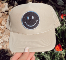 Load image into Gallery viewer, Black Smiley Face Hat
